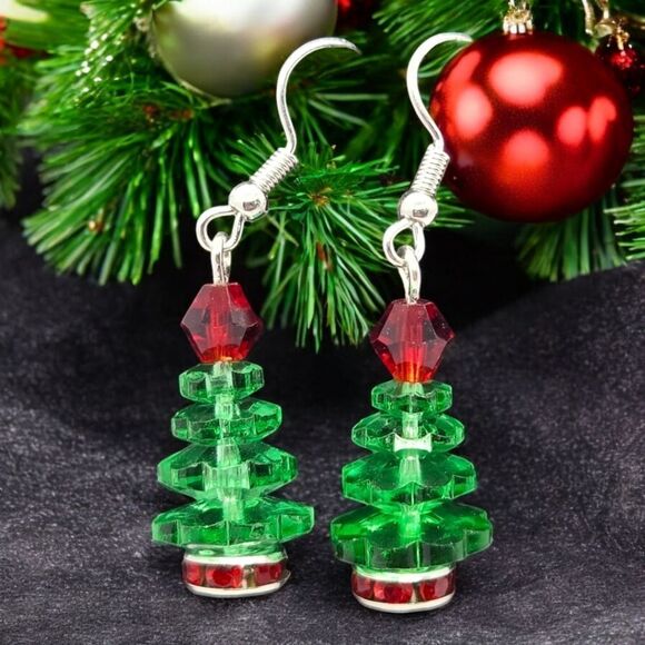 Christmas Tree 🎄 Beaded Holiday Earrings Dangle Drop Pierced Ear Jewelry Party - Picture 1 of 8